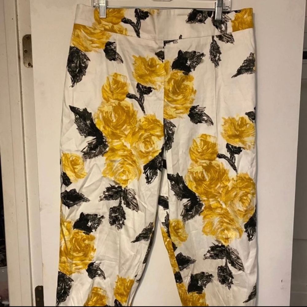 PUG 3x roses capris nwt